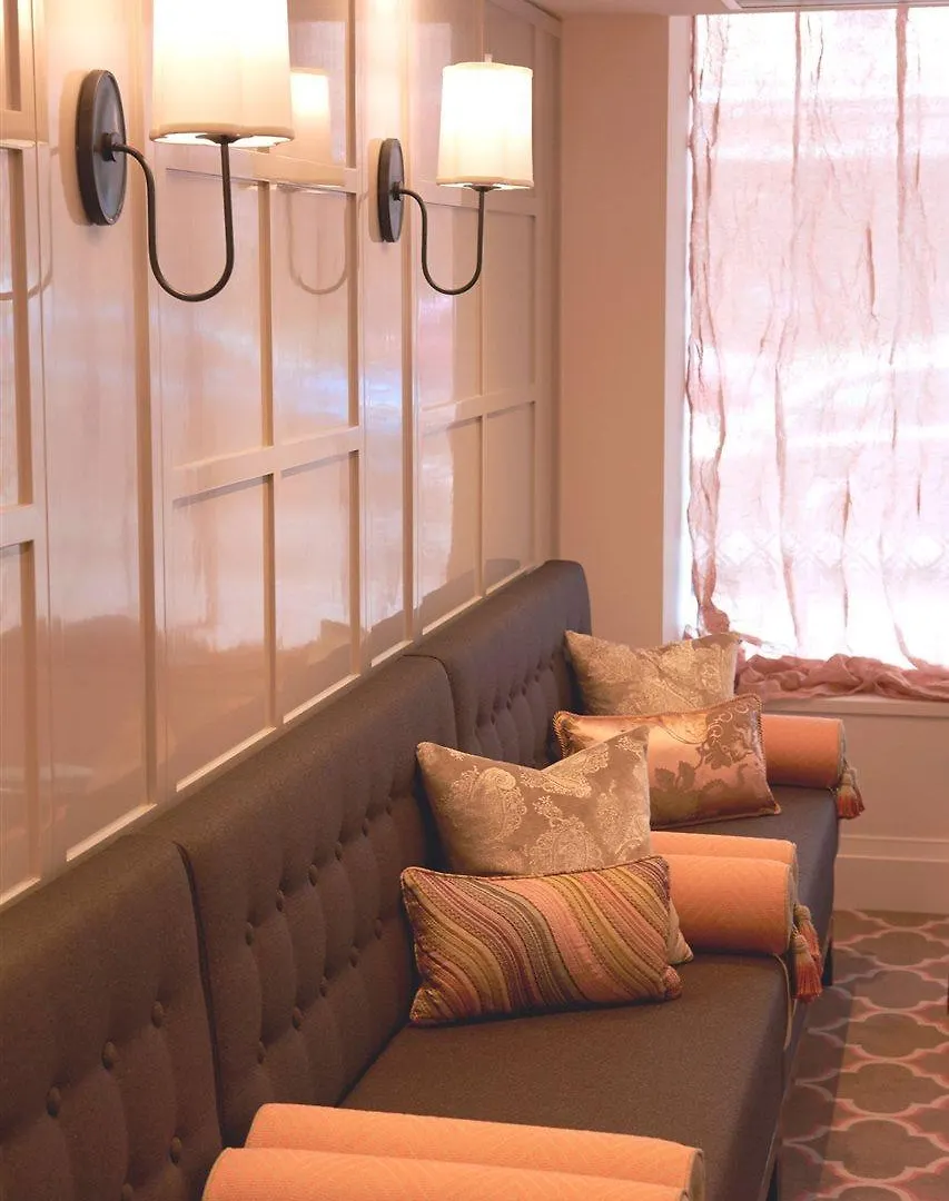 Mayfair Hotel Adelaide 5*,