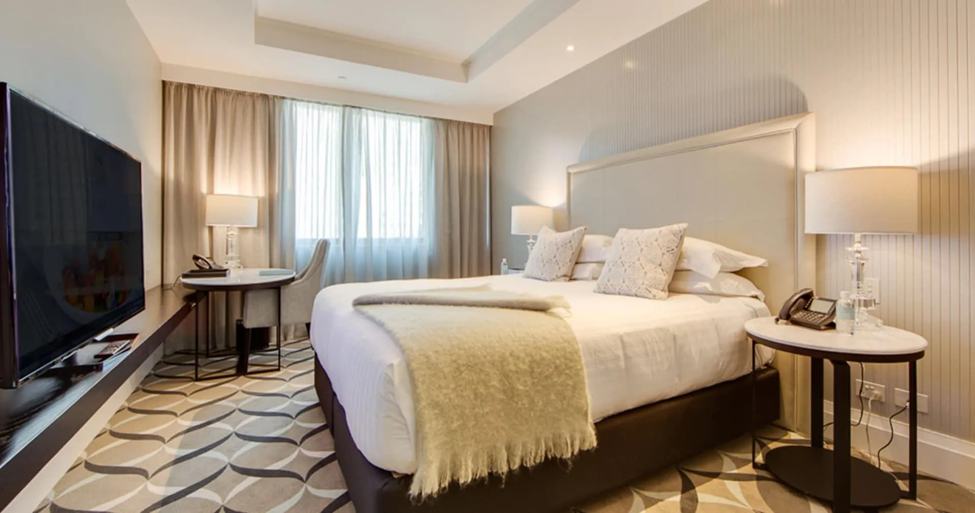 Mayfair Hotel Adelaide 5*,
