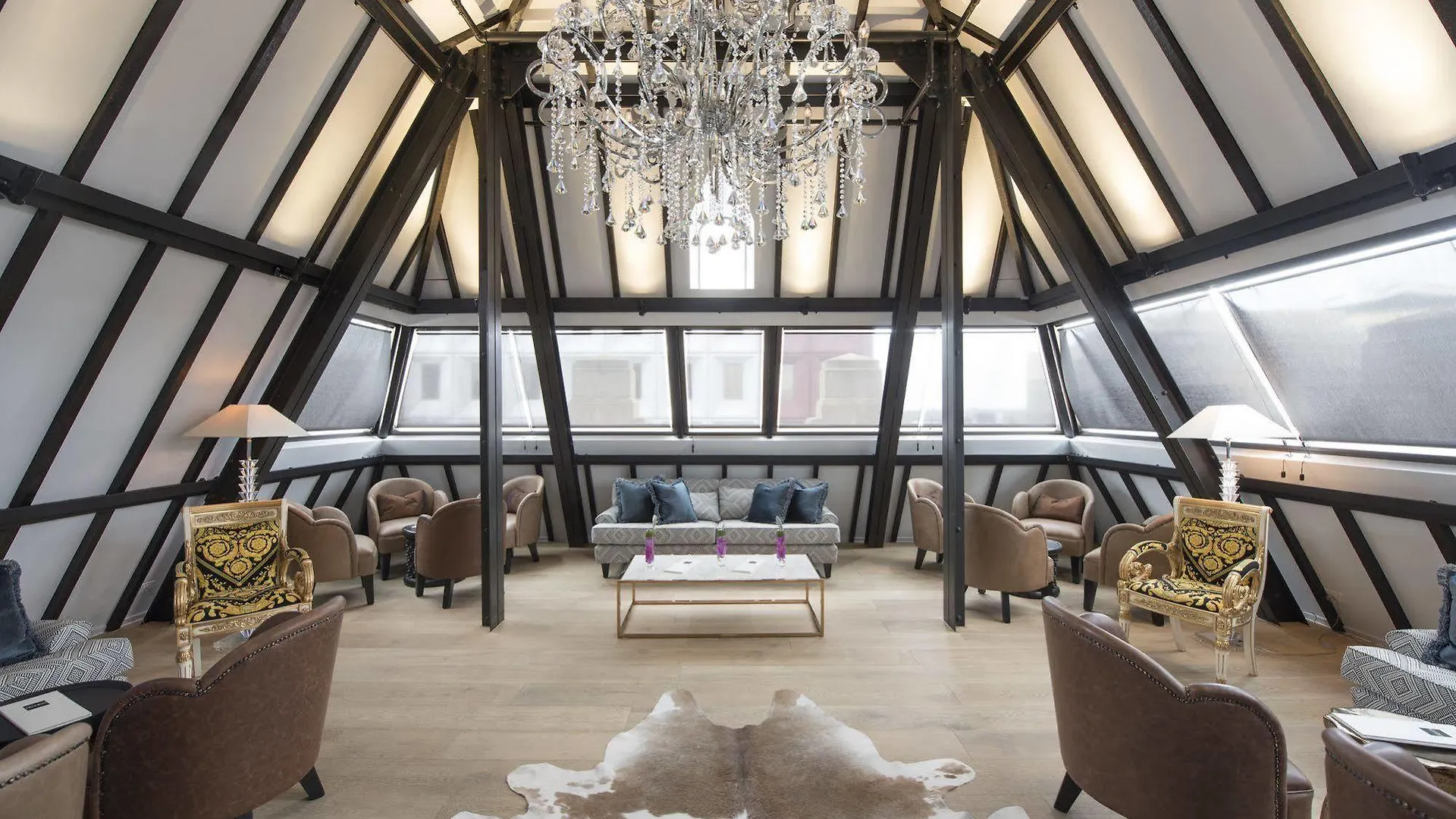 Mayfair Hotel Adelaide 5*,
