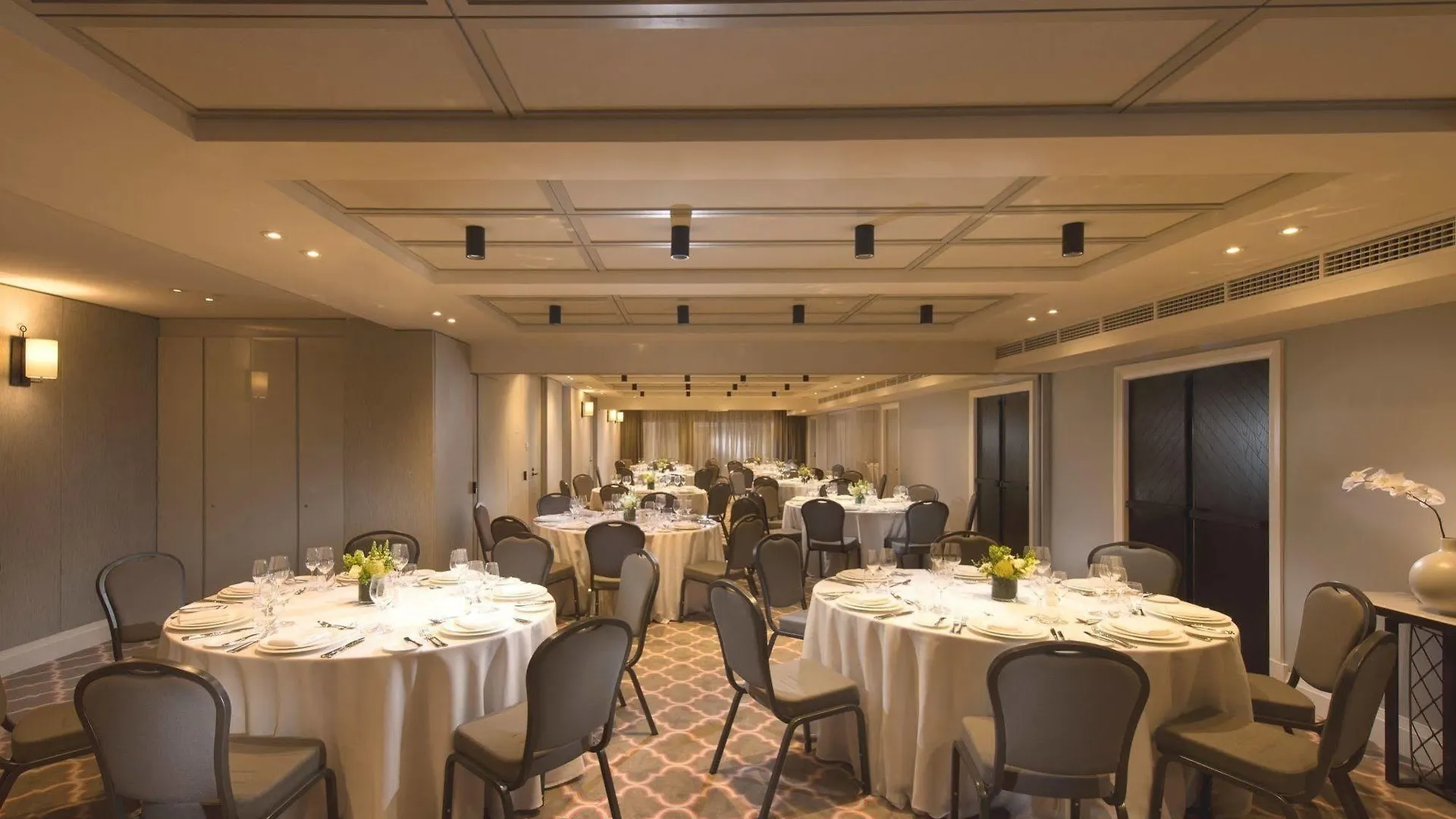 Mayfair Hotel Adelaide